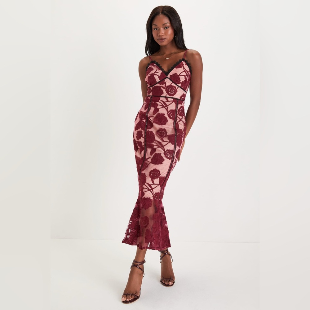 NWT Lulu’s Alluring Dream Burgundy Floral Mesh Lace Trumpet Midi Dress size M